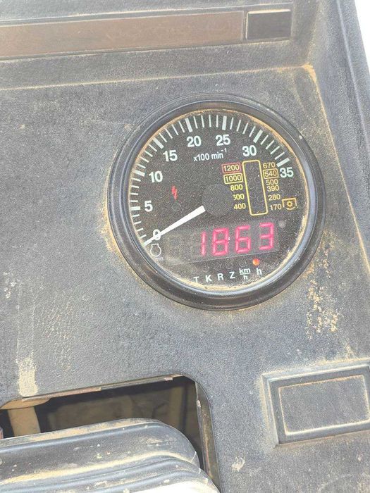 Traktor sotiladi komplekt shu turishi