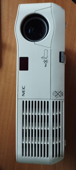 Проектор 2011 года  NEC