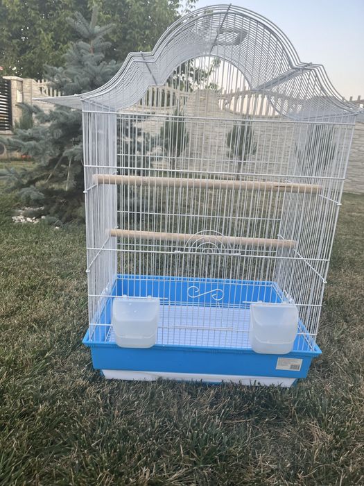 Vand colivie cu tot cu accesorii