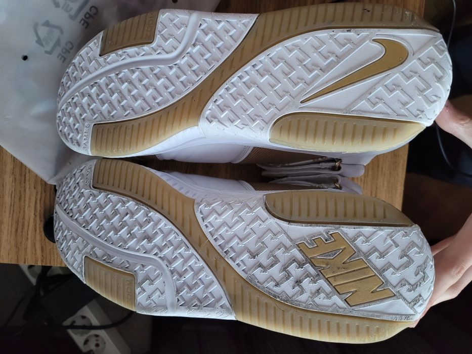 Papuci baschet lebron 2 gold