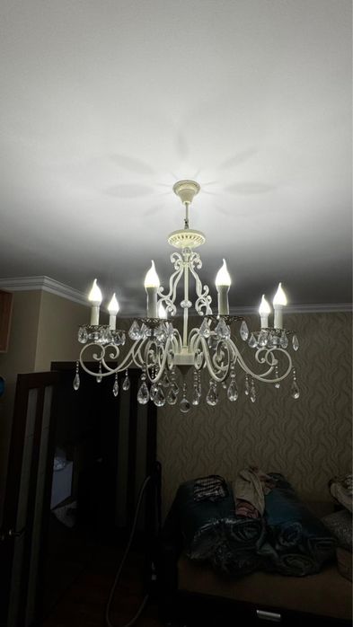 Продам Люстру в отличном состоянии.
