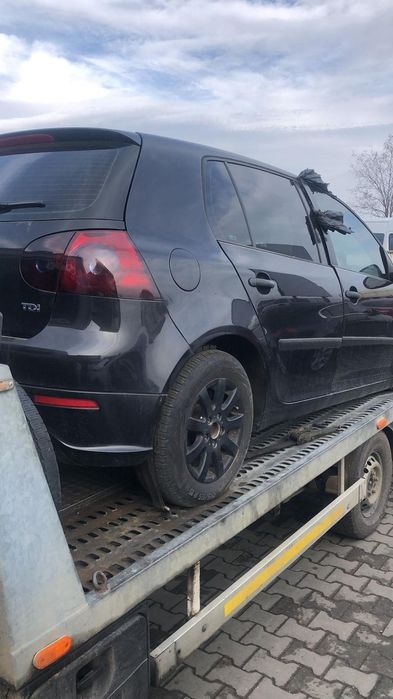 Dezmembram Volkswagen Golf 5 1.9 TDI an fabr. 2006