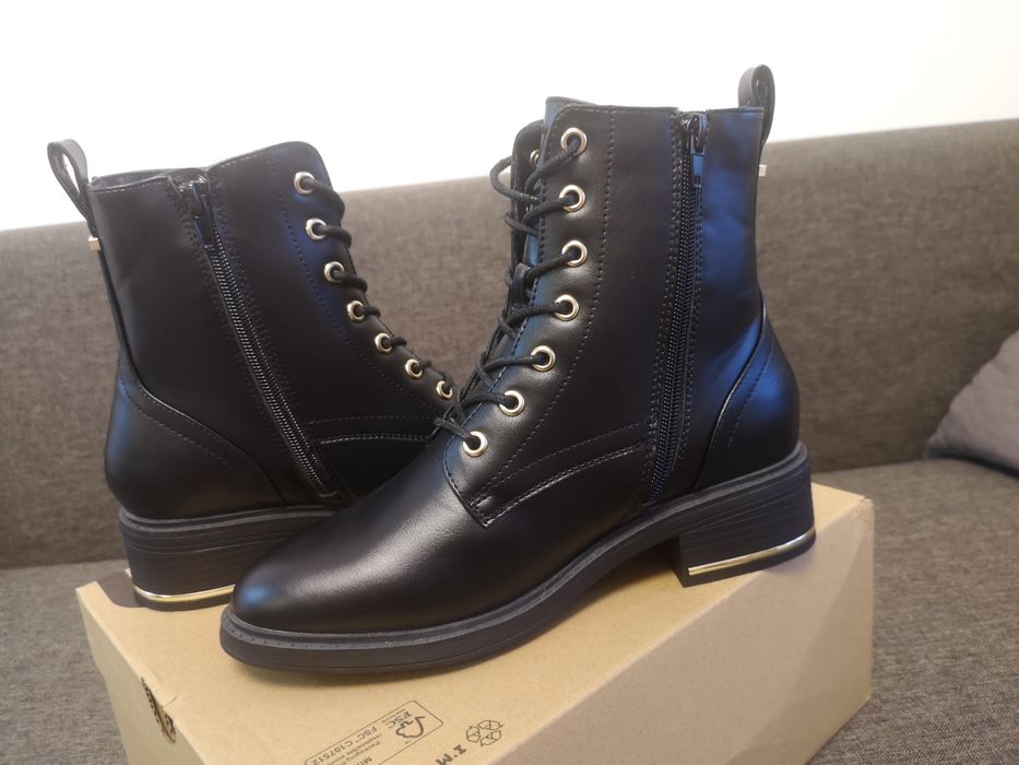 Ghete cu șiret căptușite