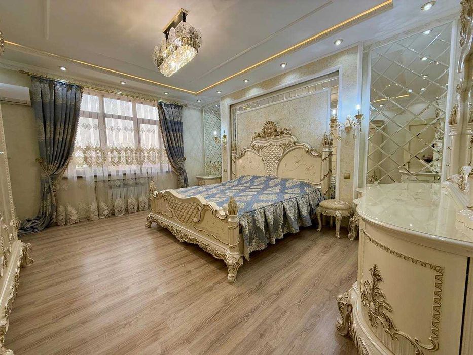 Продаётся Дом Участок На: УлТимура Малика  5-соток 6 Комнат