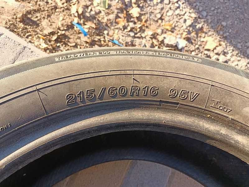 Шины 215/60 R16 - "Yokohama dB decibel E70" (Япония), летние.
