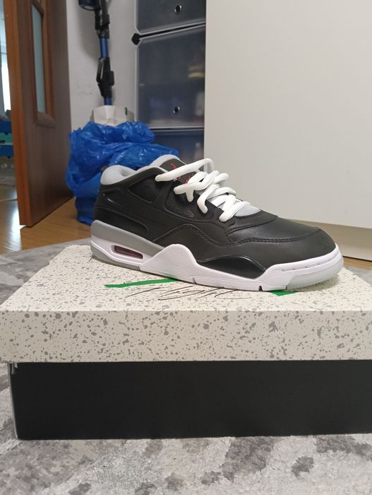 Jordan 4 rm black