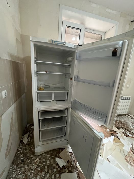 Холодильник жасап тұр Қосшы да