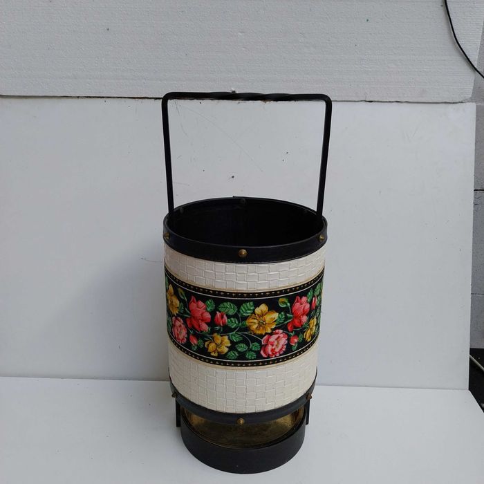 НАЙ ДОБРАТА ОФЕРТА Стара немска поставка за чадъри ,бастуни