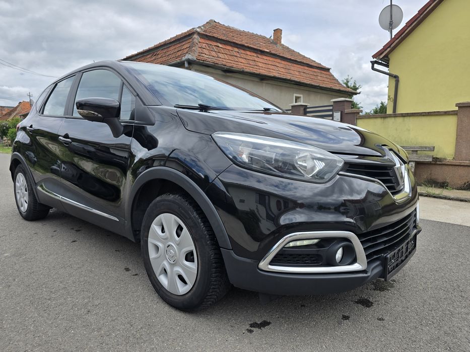 Renault.   Captur.