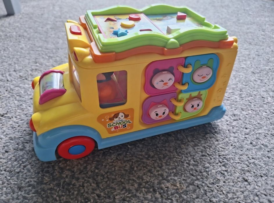 Jucarie educativa Hola - Autobuzul scolar, cu lumini si sunete