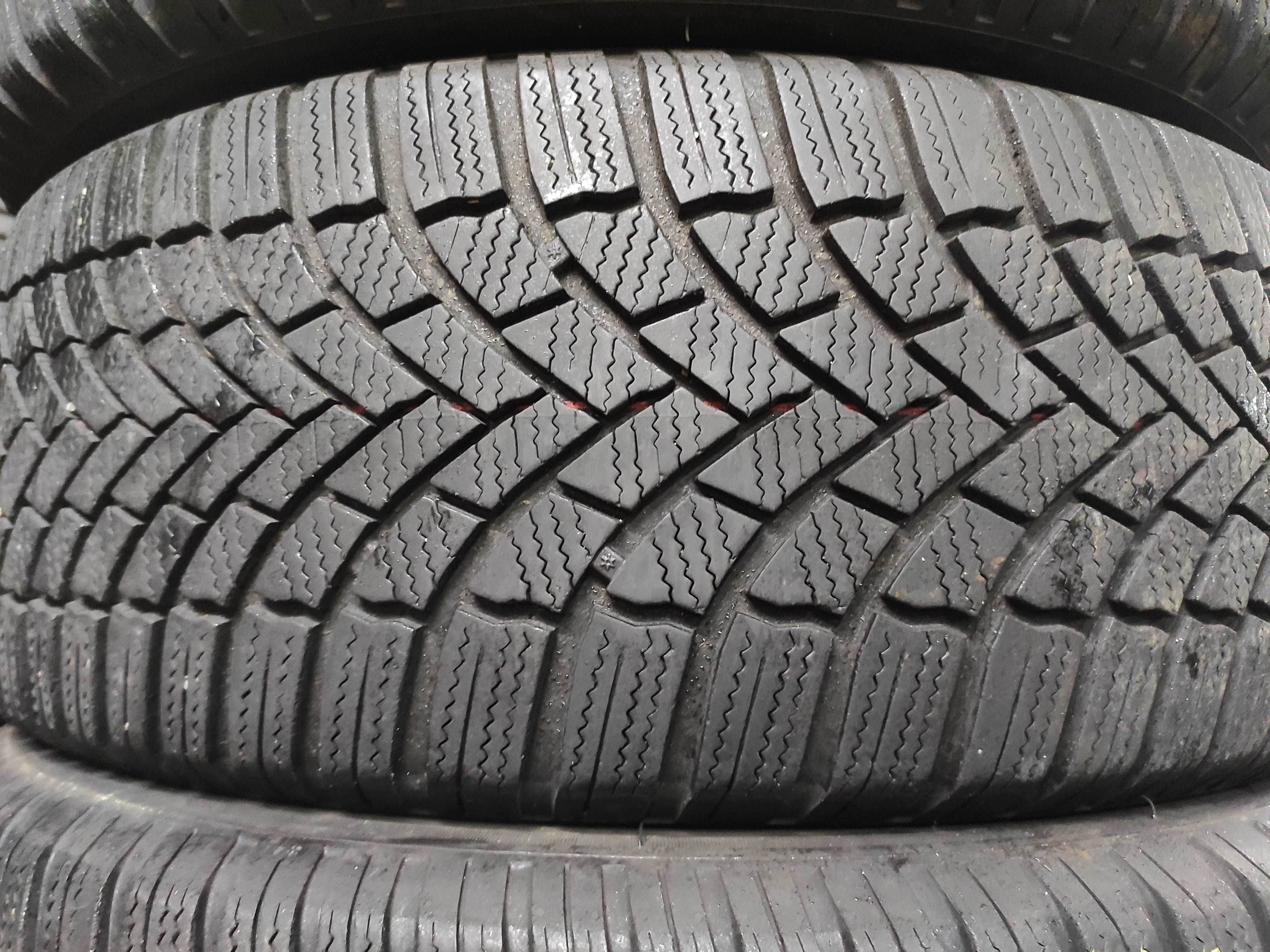 4бр Зимни гуми 215 55 17 - Bridgestone - DOT 2022 -