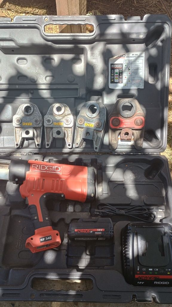 Presa sertizat Ridgid rp340. 4 bacuri th,cutie,baterie,incarcator