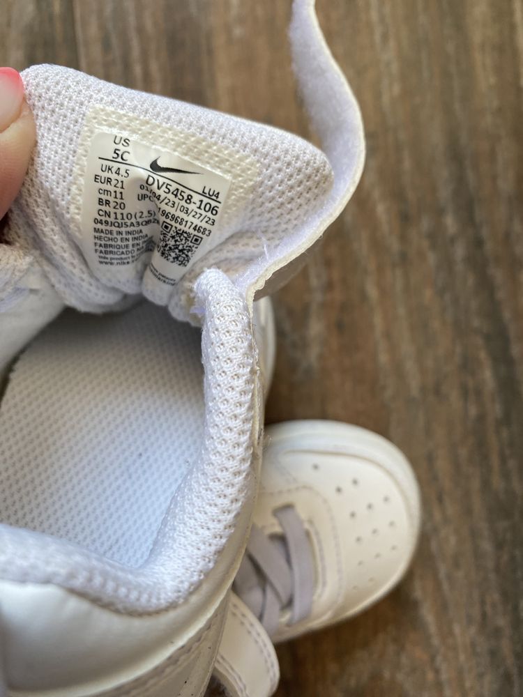 Nike court borough обувки