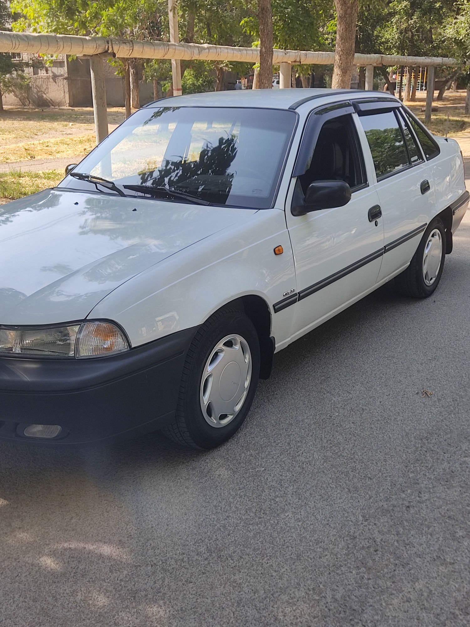 Nexia1 lux benzin 1997yil