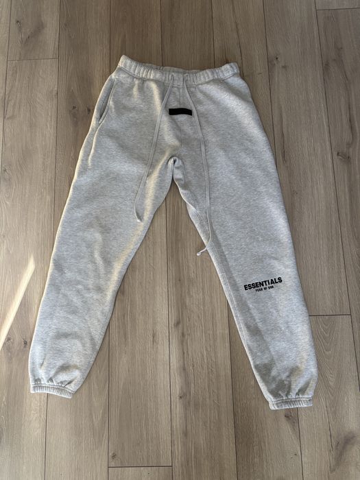 Essentials сиво долнище SS22