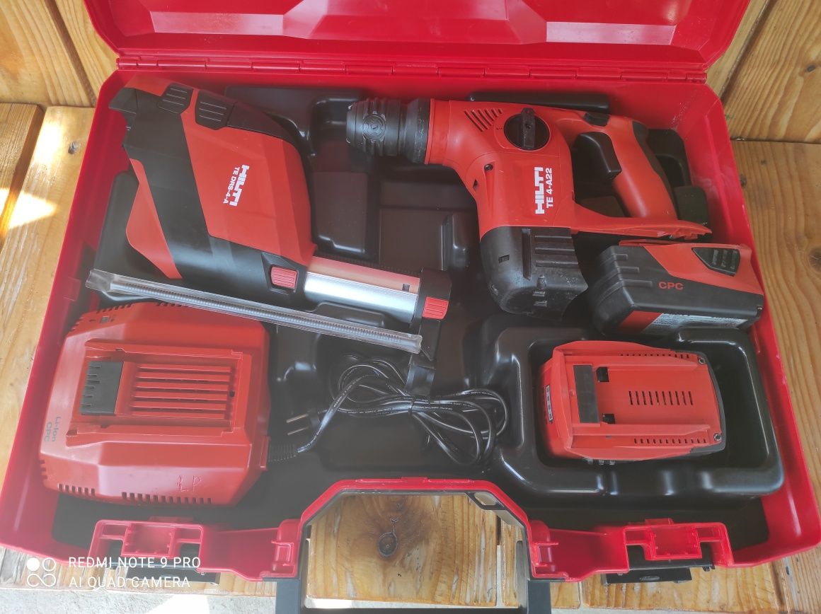 Hilti rotopercutor pe acumulatori cu aspirator.