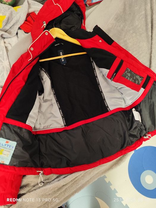 Geaca captușită roșie[100]&neagră[50]