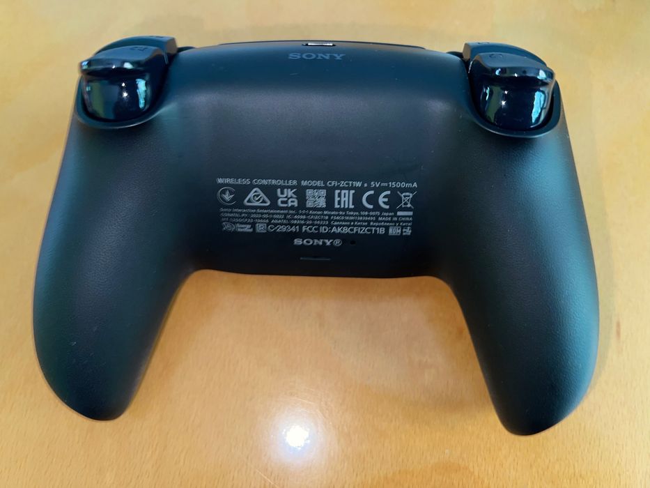 Безичен контролер DualSense PS5