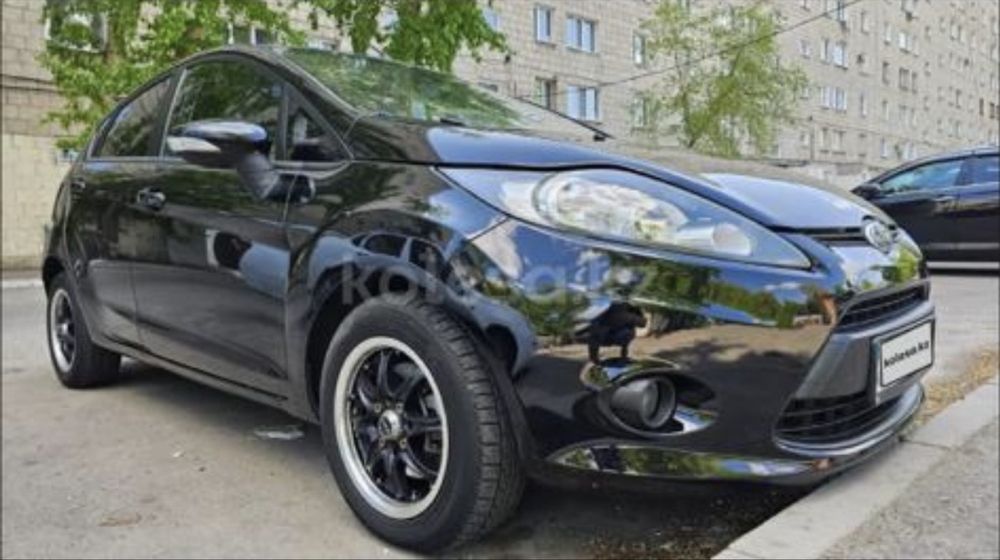 Продам машину Ford Fiesta