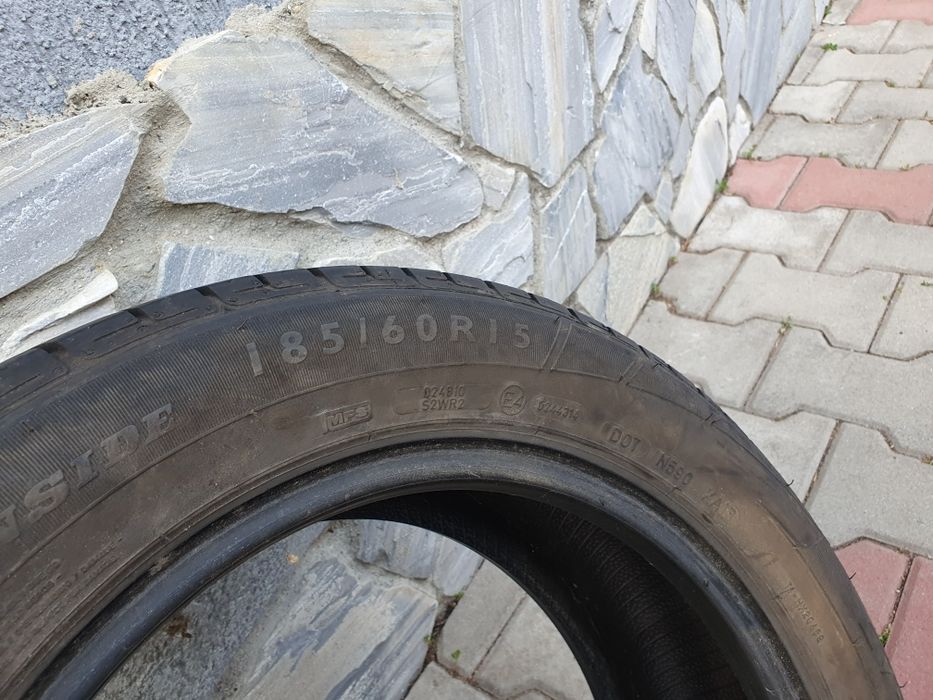 Vând două cauciucuri 185 60 R15