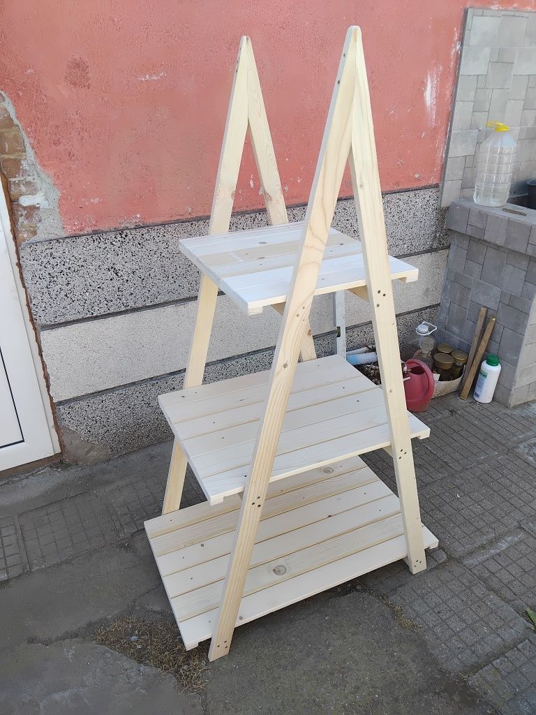 Цветарници от дърво