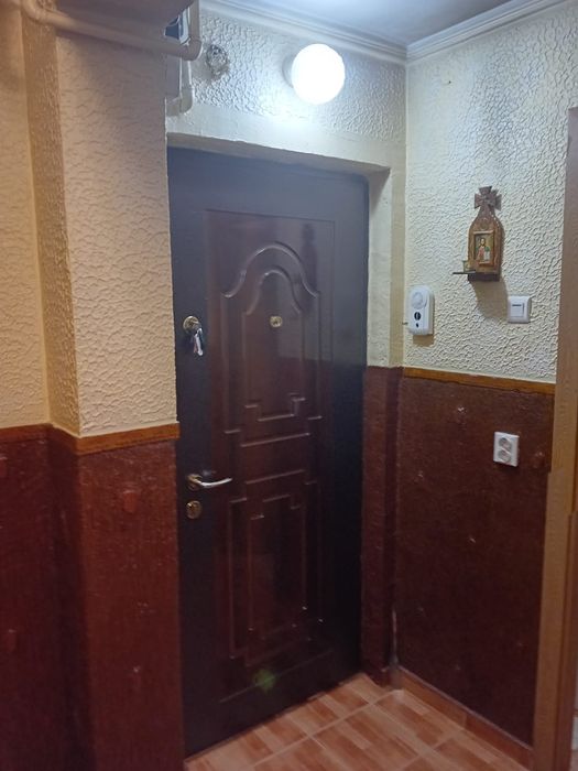 Ploiesti Vest 2 Strada Bahluiului 3 decomandate 58000 euro