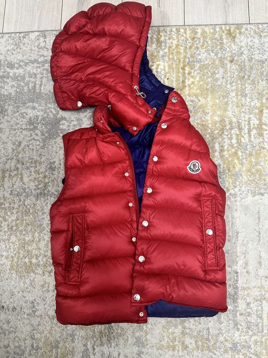 Vesta Moncler roșie originală, măr. 0 (XS-S)