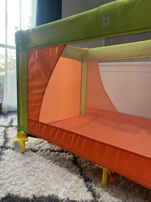 Patut pliabil pentru calatorii