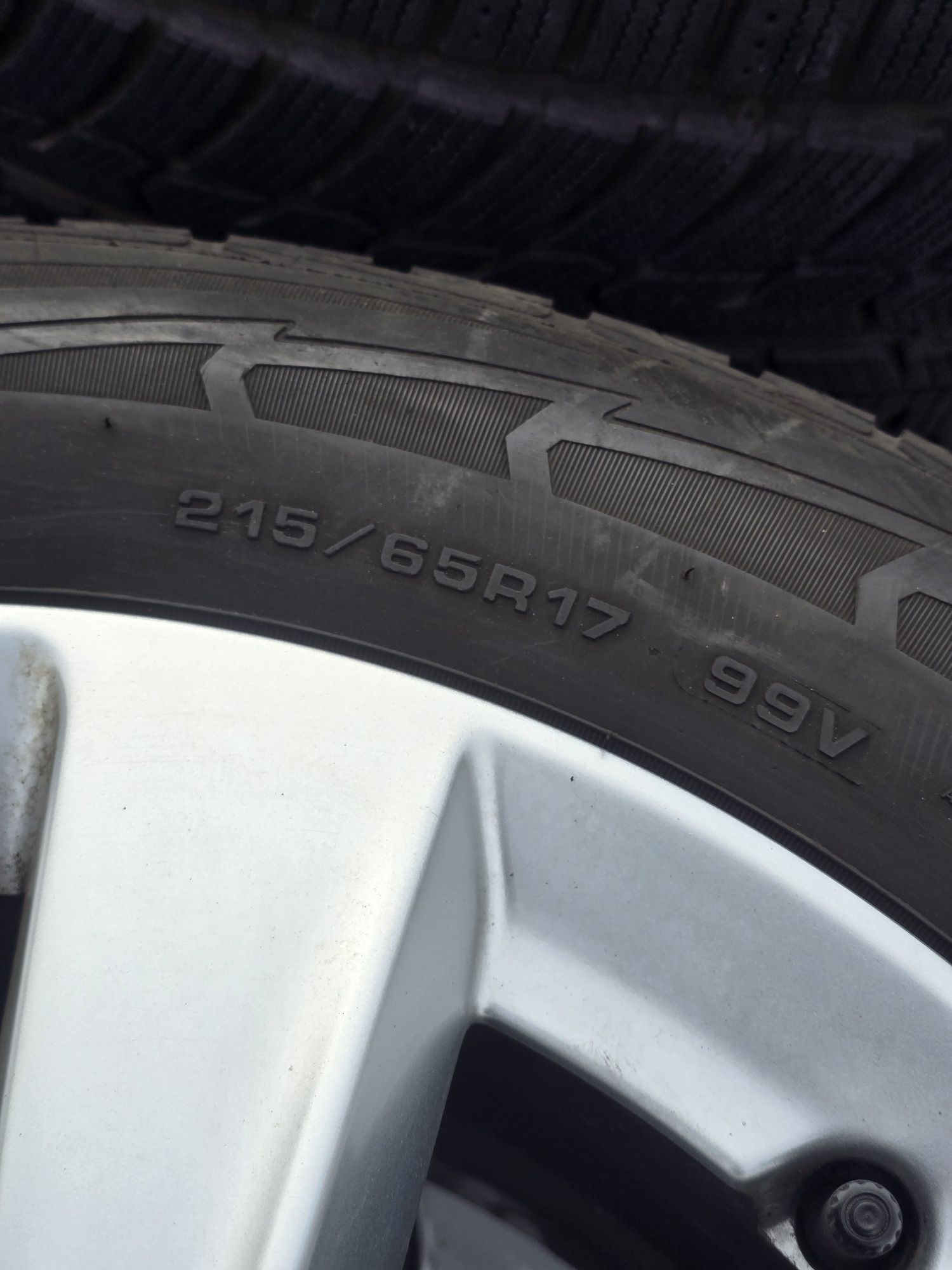 4 Броя 215/65/17 Goodyear 2x5,8mm 2x5,2mm 21dot