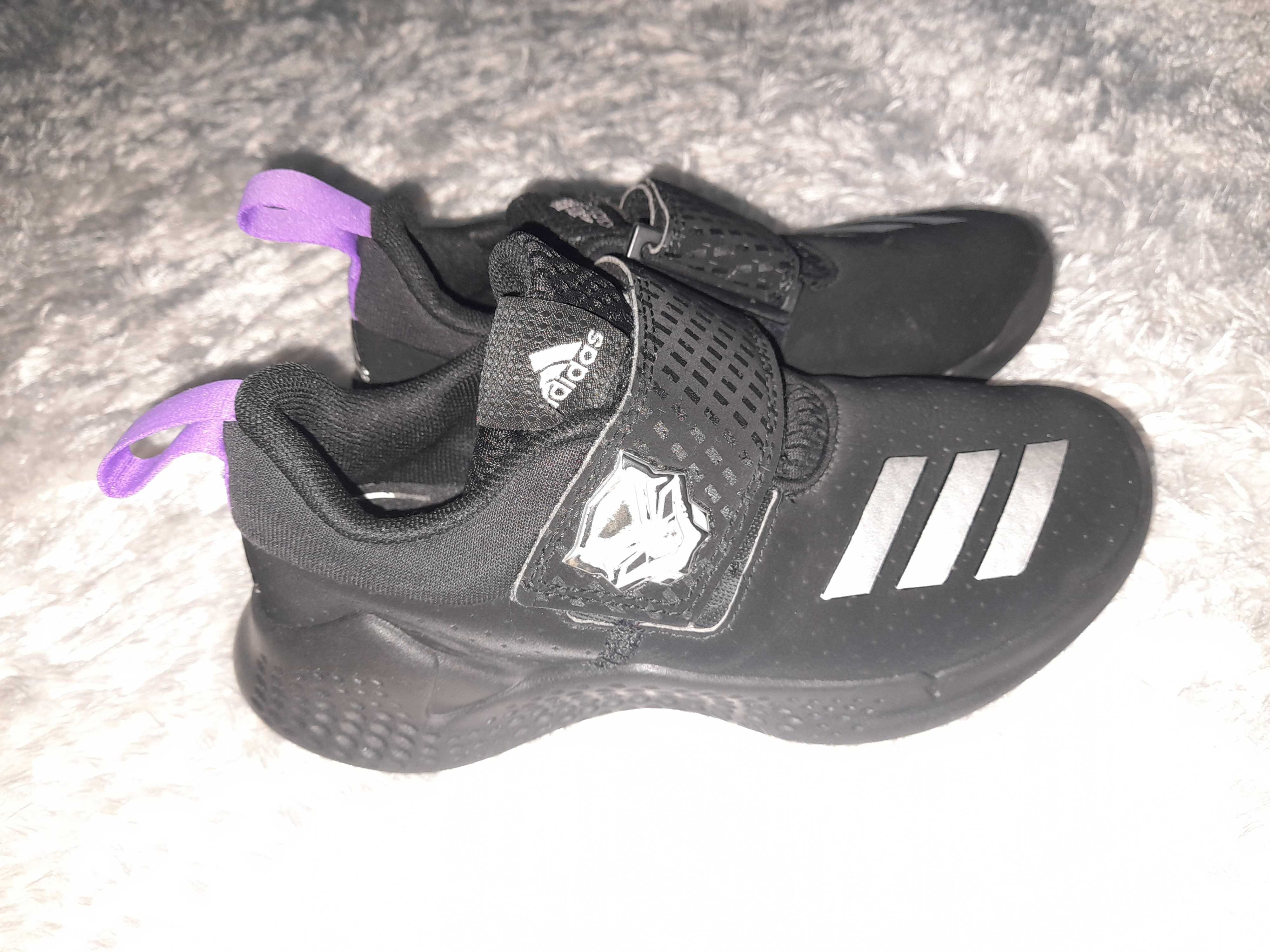 Маратонки adidas
