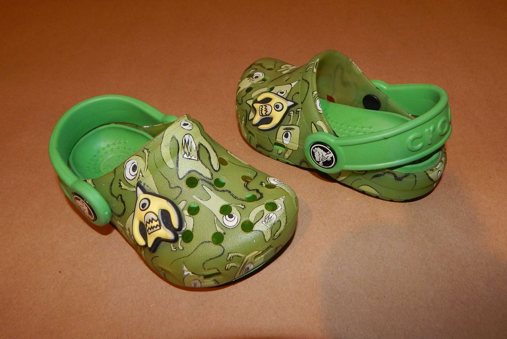 Papuci Crocs, de copii, stare foarte buna, numarul 4-5