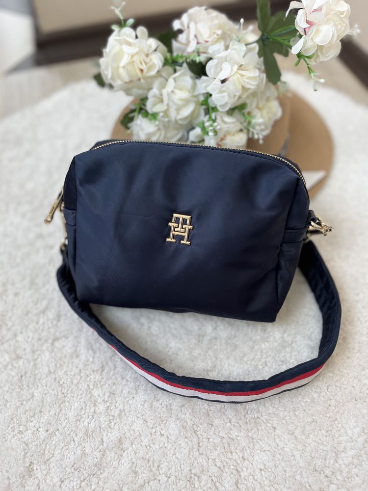 Tommy Hilfiger Calvin Klein Valentino чанти