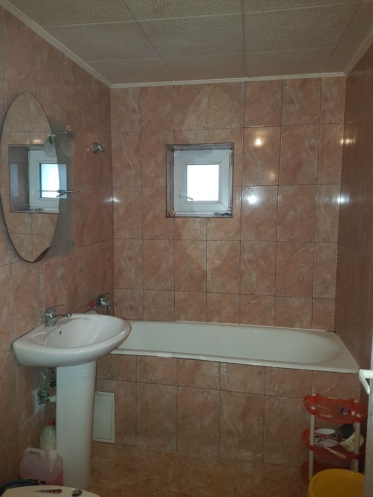 Apartament 3 camere cu garaj sub bloc