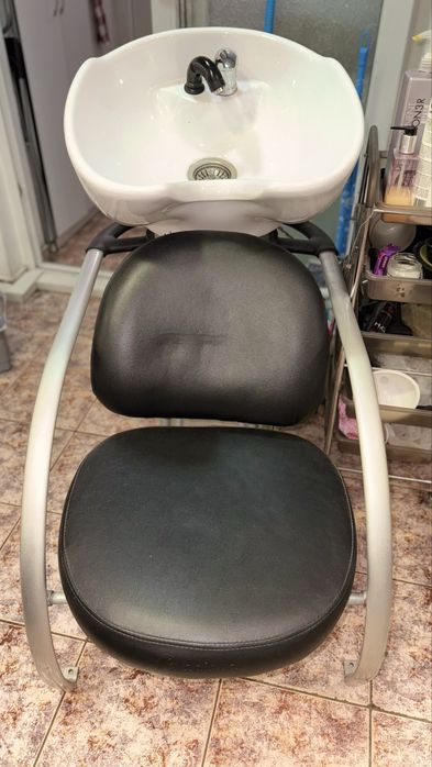 Продавам професионална фризьорска мивка