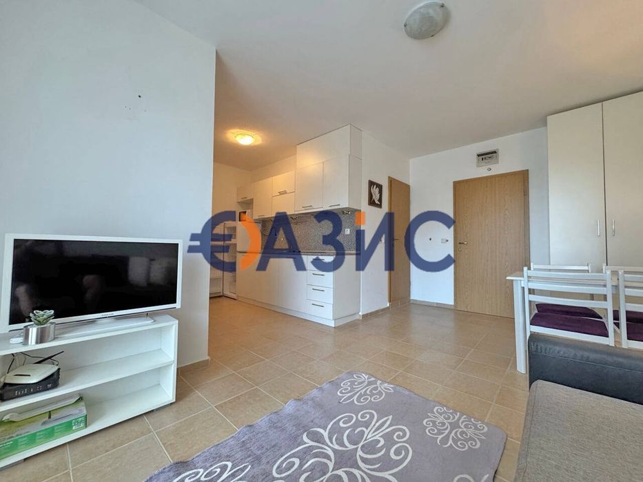 Продава се Двустаен апартамент в к.к. Слънчев бряг - 50 кв.м за 1490 €/кв.м - Снимка #4