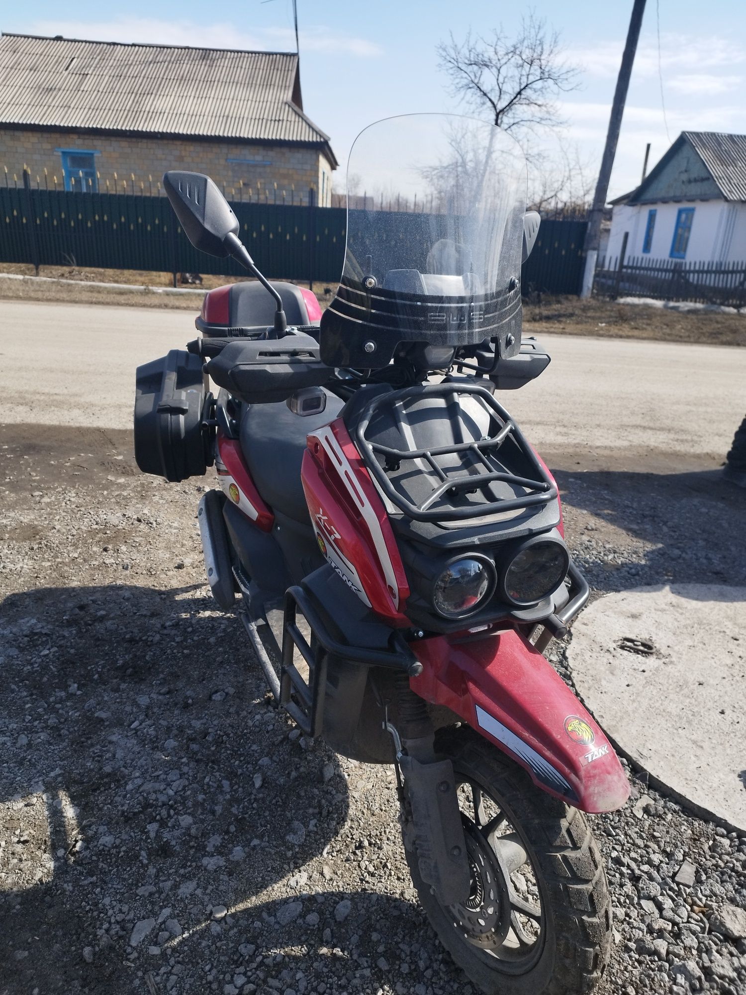 Продам скутер марка танк