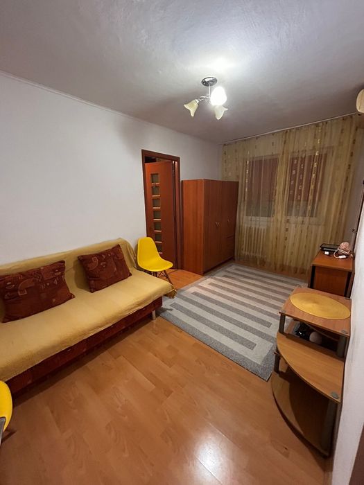 Proprietar, închiriez apt 2 camere Sagului