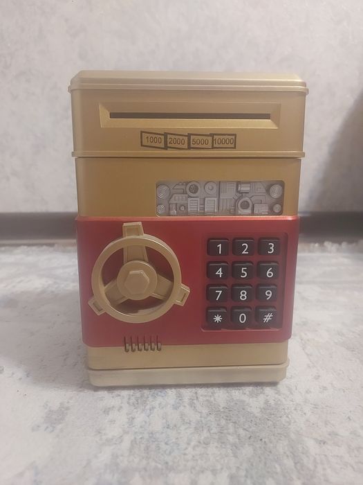 Сейф-копилка с паролем детская