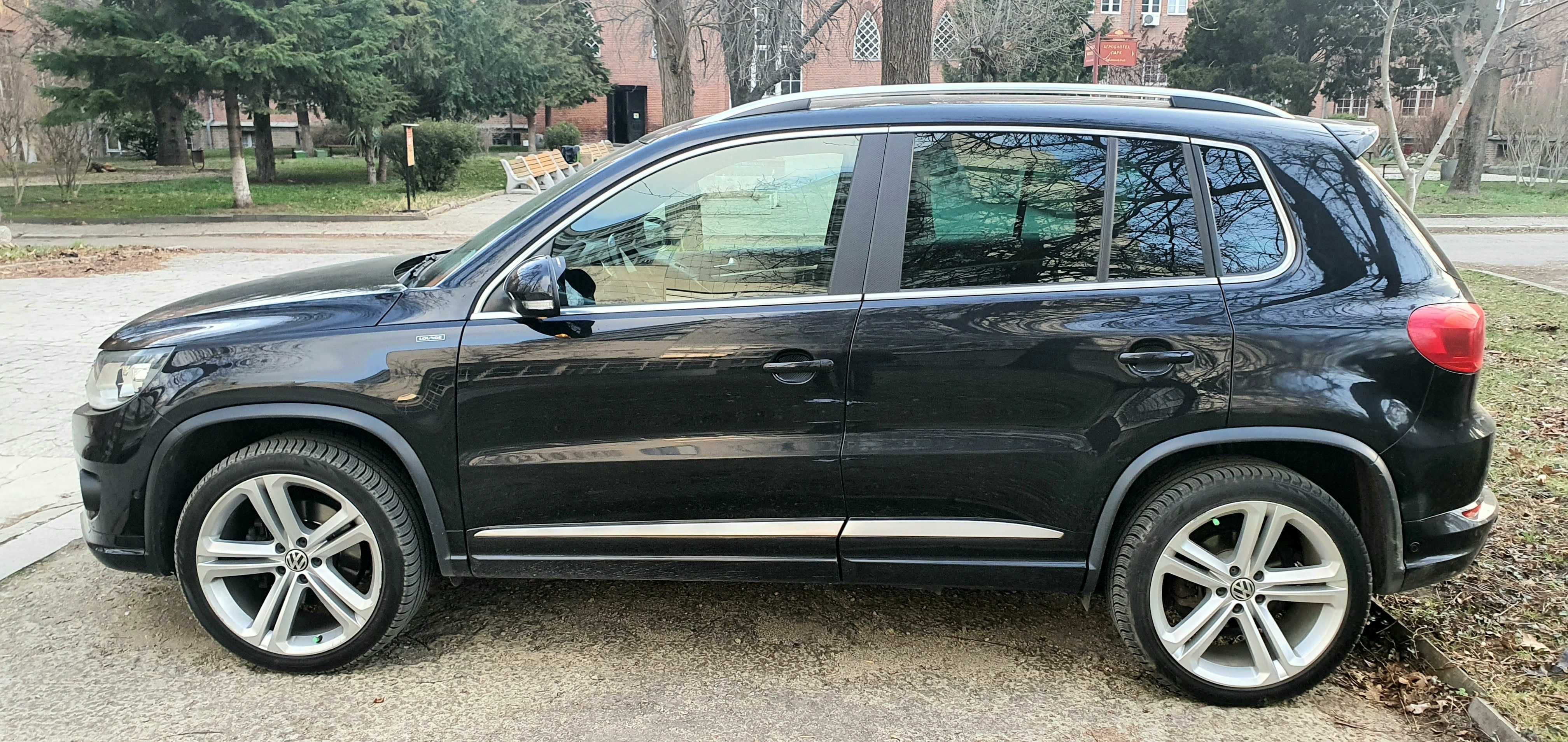 VW Tiguan R Line LOUNGE 2.0TDI. 184кс. DSG7-ст.4x4 /19”/Leather.