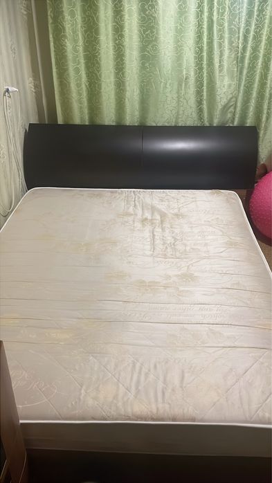 Продам кровать с матрасом