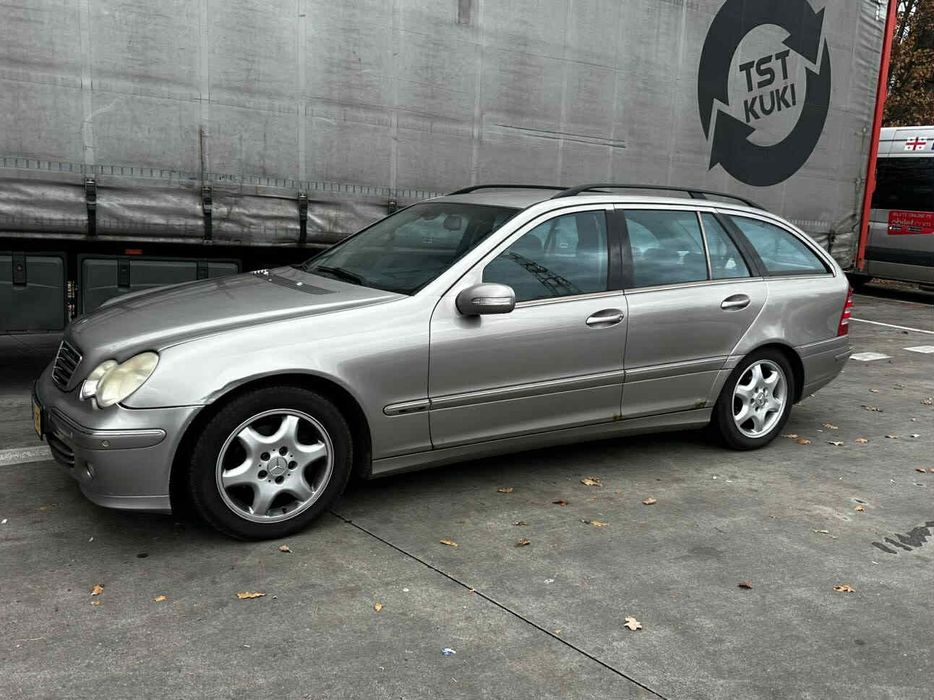 Продава се-Mercedes-C220