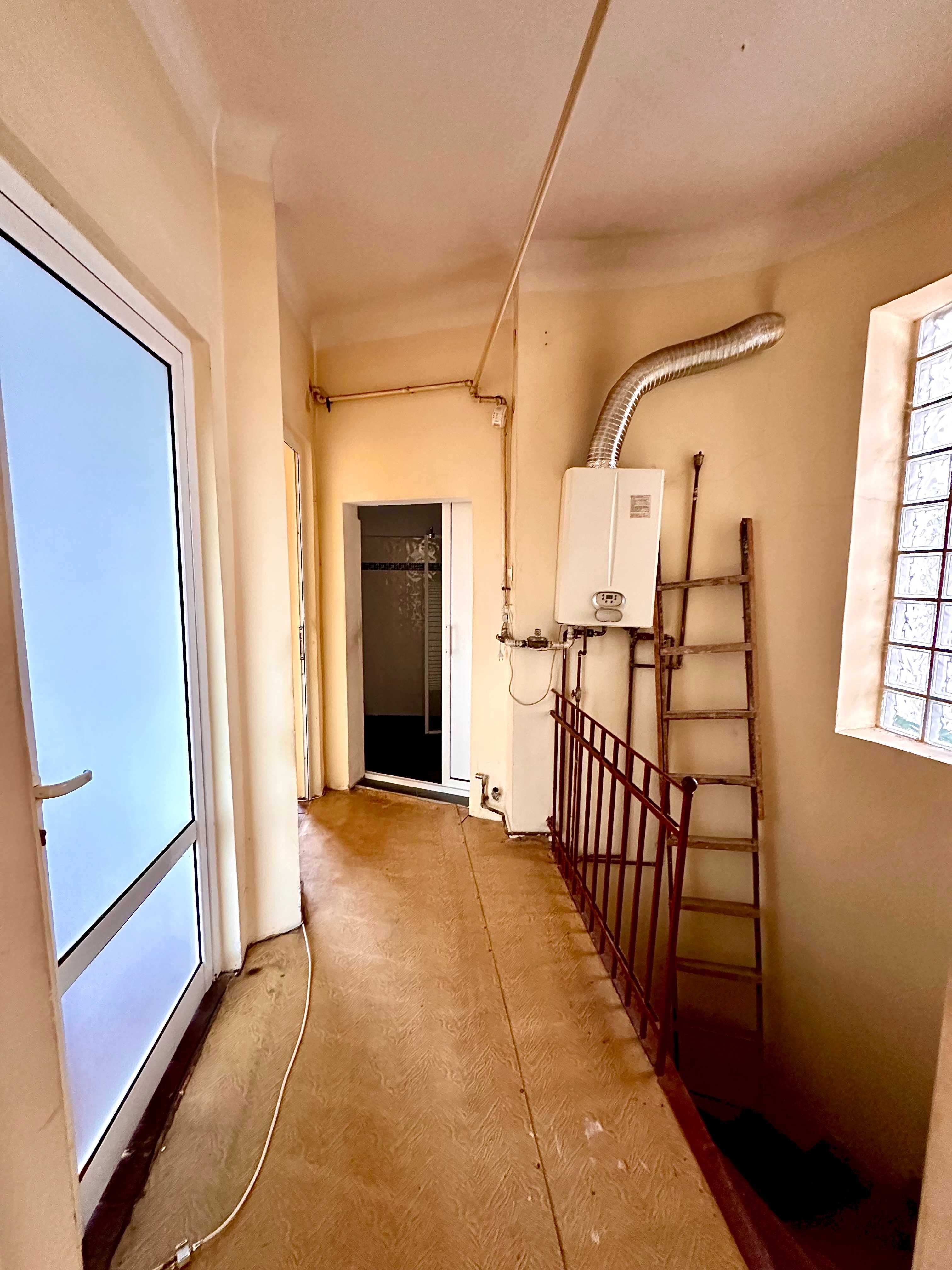 Apartament 4 camere, 75 mp, etaj 1/1 – Zona Carol / Regina Maria