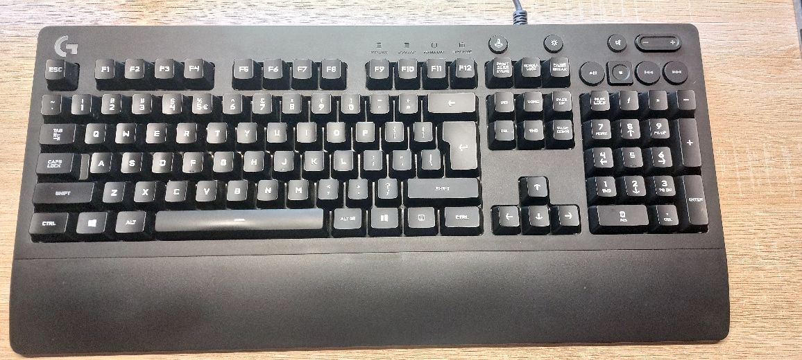 Tastatura mechanica logitech G213