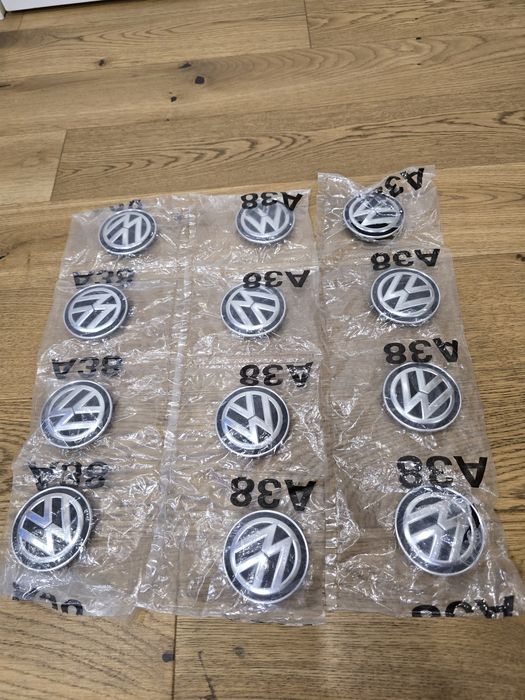 Оригинални капачки за джанти VW 5G0 601 171 – нови, 66 мм