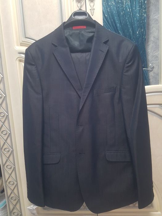 Kastyum shim sotiladi xolati yangi umuman kiyilmagan