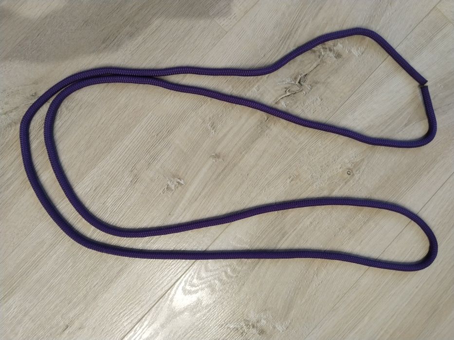 Продам скакалку 2 метра для художественной гимнастики