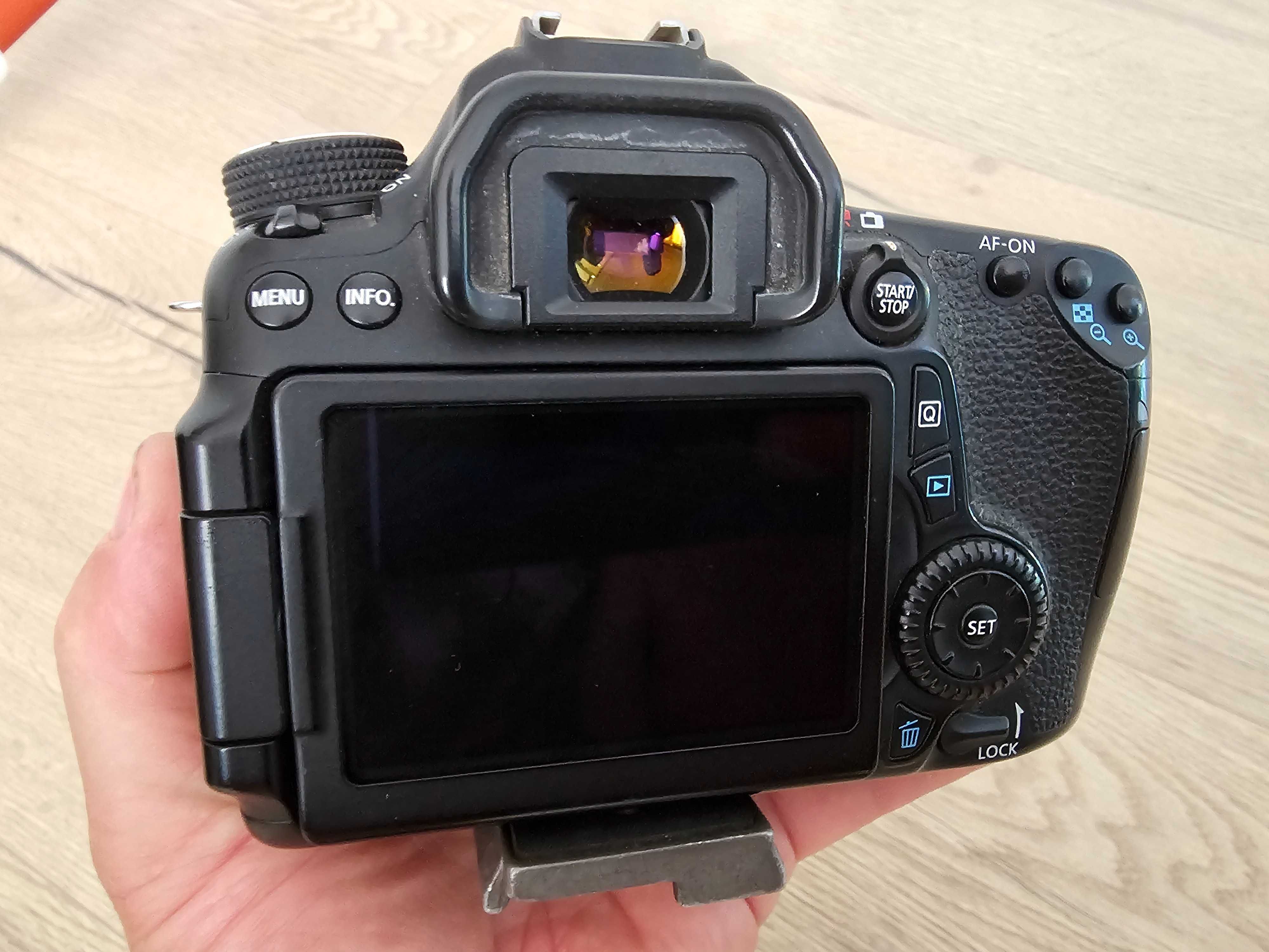 Хибридна фотокамера Canon EOS 70D в комплект с 3 обектива обектива
