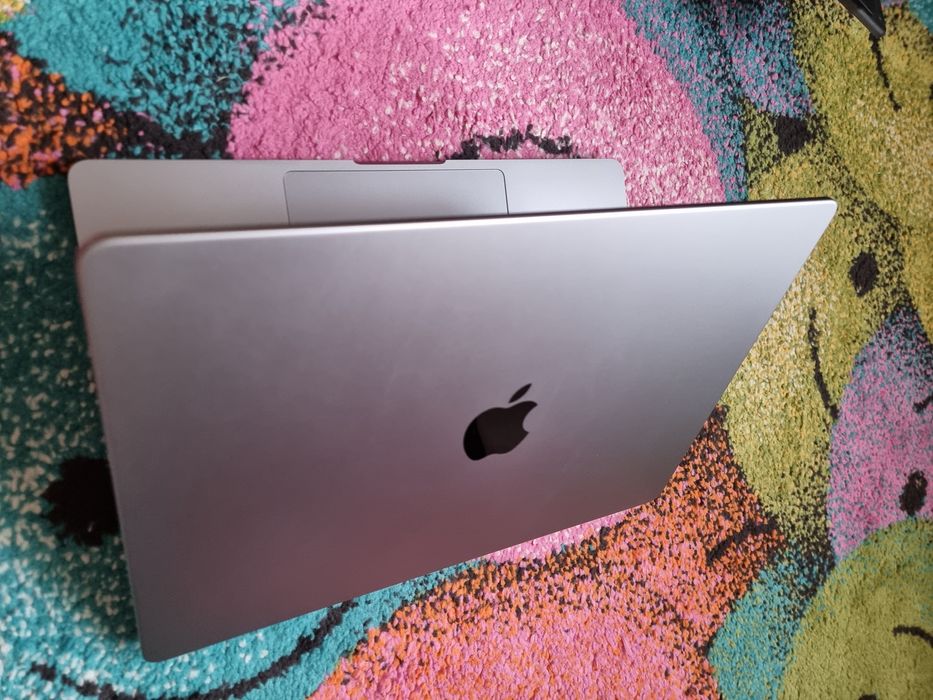 MacBook pro 14 inch 2023 cu M2 MAX schimb cu 16 17 pro max