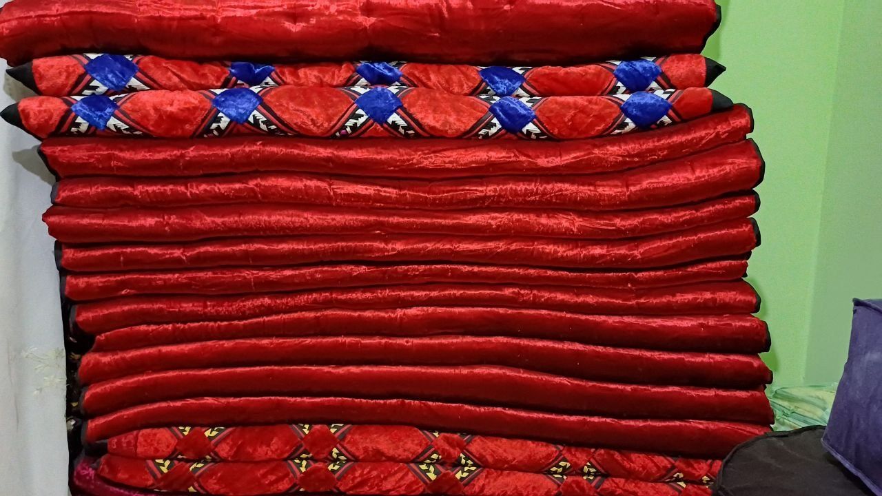 Koʻrpa sotiladi.
