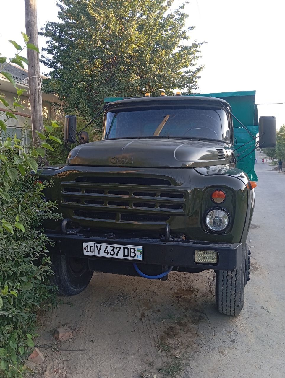 Zil 130  sotiladi xolati alo